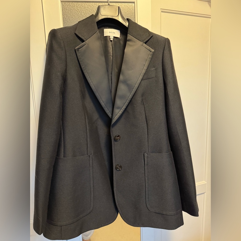 Reiss Single breasted Blazer in black wool mix